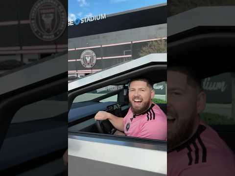 I Drove To Messi’s House 🏠🚙