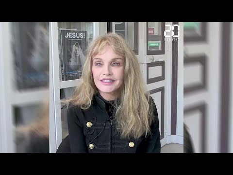 20 Minutes - Jésus Magazine : L'interview WTF d'Arielle Dombasle (20 novembre 2018)