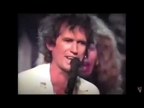 Keith Richards, Eric Clapton & Tina Turner Perform “Cocaine”