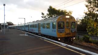 preview picture of video 'Tranz Metro EM/ET class EMU depart from Woburn station'