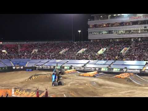 “French Kiss Jump”