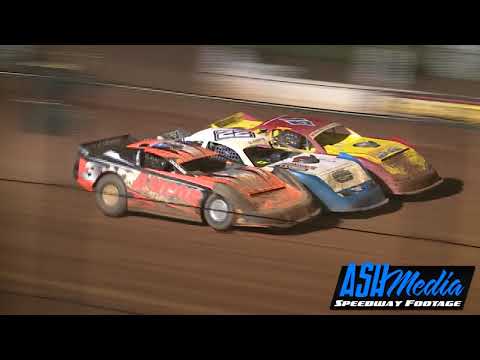 Super Sedans: Round 03 Heats - 2017/18 National Title - Valvoline Raceway - 02.03.18