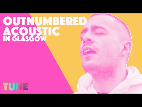 Dermot Kennedy performs Outnumbered stripped back and in the street | Howlin’ To The Wind | TUNE