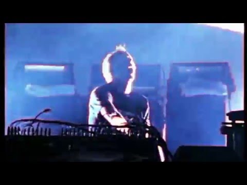 The Chemical Brothers - ´´Hoops´´ live At Fuji Festival 2002