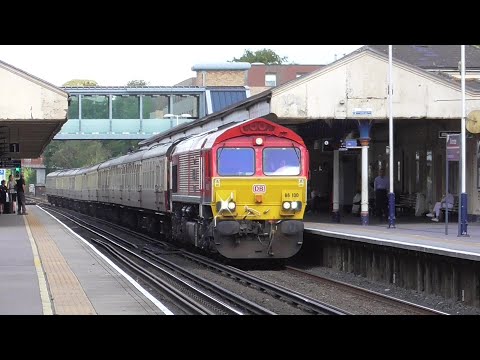 66100 'Armistice 100 1918 - 2018' drags Mk1s through Winchester - 02.09.19