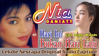 Download lagu HARI INI BUKAN HARI LALU (Cipt. Angga Widodo) - Vocal : Nia Daniaty mp3