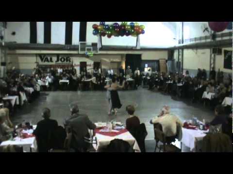  Graciela Gamba  and  Diego Converti  are  dancing  to  the  vals  "  Viejo Portón  "