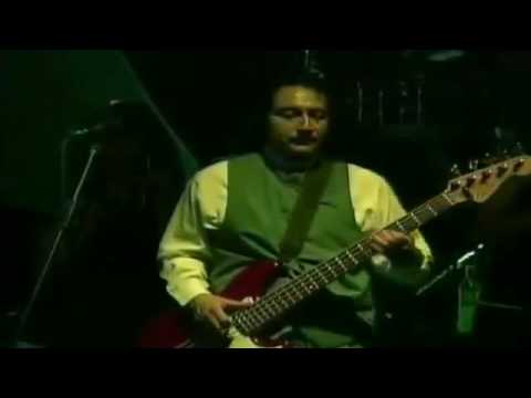 17 años VALENTIN GARZA (voz original)