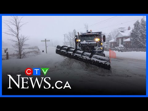 Barrie crews working round-the-clock to clear heavy snowfall