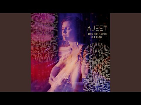 Kiss the Earth (La Luna) (Live in Ludwigsburg)