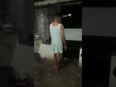 Ela flexiona a tcheca!! Kkkkkkk