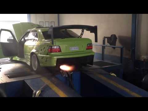 BMW E36 Turbo Shooting Crazy Flames On Dyno!