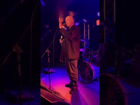 TED CHIPPINGTON TAKES A WALK DOWN THE ROAD