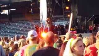 &quot;Tonight Looks Good On You&quot; - Jason Aldean LIVE!