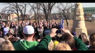 President Bill Clinton&#39;s visit at the flood obelisk in downtown Grand Forks