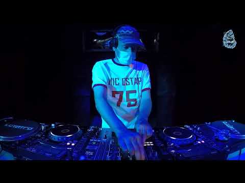 The Blue Oyster: Mic Ostap / 12.06 / 20 - 21