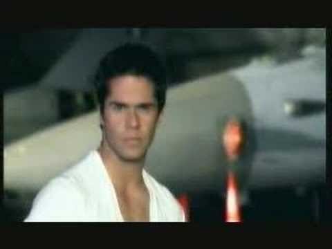 Γιώργος Τσαλίκης - Γιατί αστέρι μου | Giorgos Tsalikis- Giati asteri mou - Official Video Clip