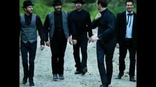 The Gracious Few - Great Houses