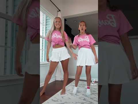 KAYLA & KALLI PINK PINK PINK DANCE 💕👯‍♀️ #shorts