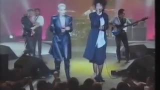 Eurythmics - Sisters Are Doin It For Themselves (Live)