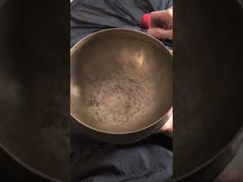 [A211] Old Cobrebati singing bowl, ⌀18cm / 545g, 🔼 A#2 -40c (114 Hz), 🔼 D5 - 4c (586 Hz) ⭐️ — VAYU sounds