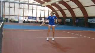 preview picture of video 'Allenamento di Camila Giorgi a Tirrenia (gennaio 2014, parte 2)'