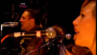Arcade Fire - Neighborhood #1 (Tunnels) (Live - Reading Festival 2010)