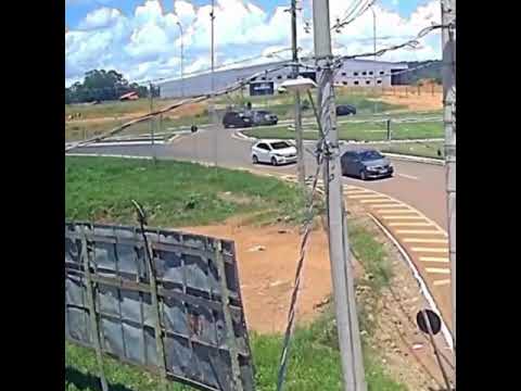 Acidente no trevo de Santa Juliana (MG).