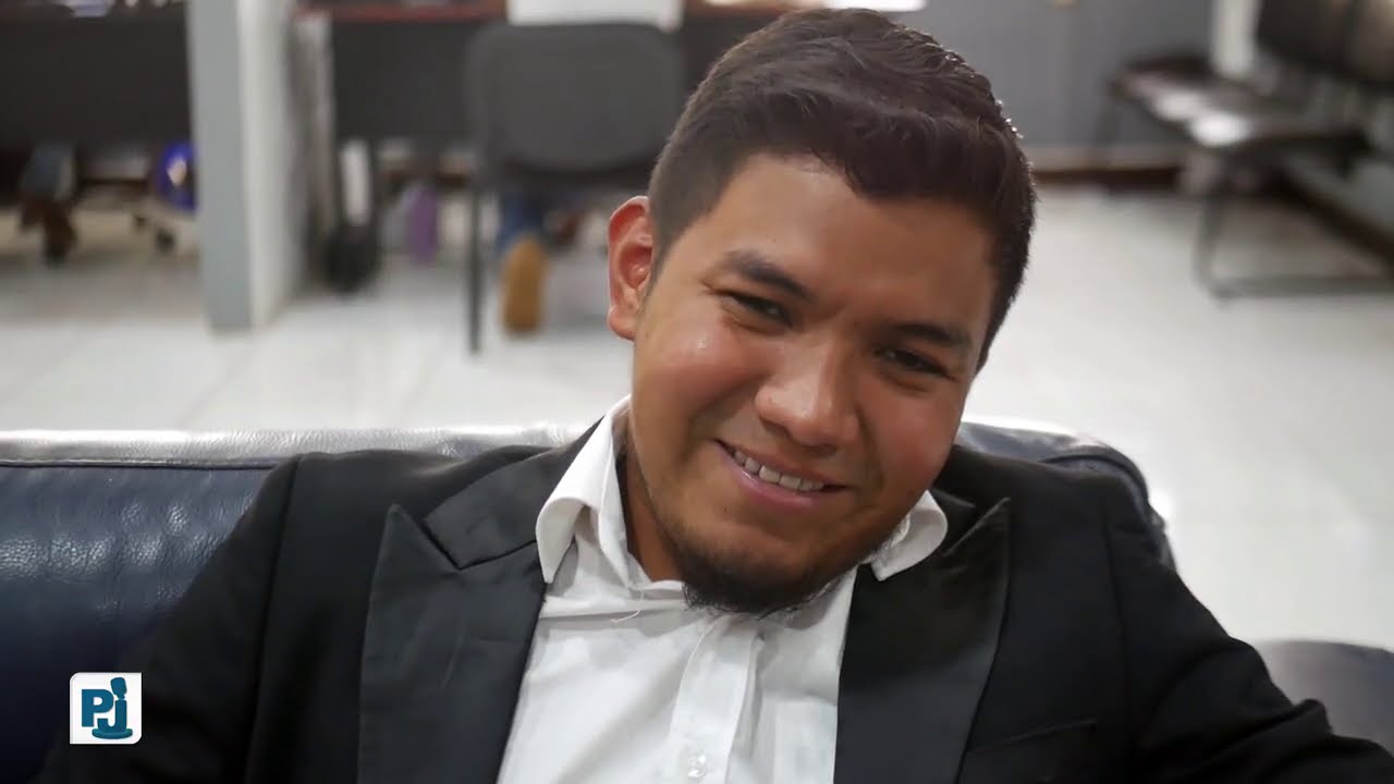 Le negaron un préstamo tiempo después compró el banco