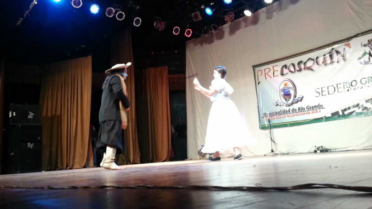 Video thumbnail for Noelia y Andres bailan 'El Mareado', cueca cuyana