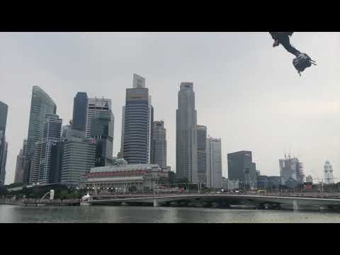 Franky Zapata et son Flyboard au GP de Formule 1 à Singapour !