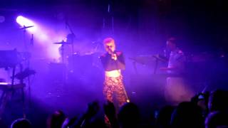 Robyn - Love Kills (live) @ Berns, Stockholm 2010-12-14