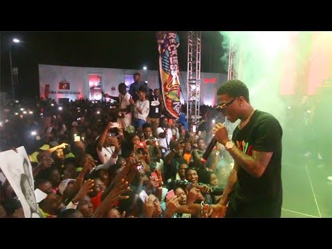 WIZKID Performs \Brown Skin Girls (ft. Beyonce)\ LIVE at the UBA Marketplace ABUJA