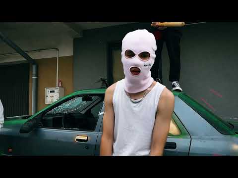 yelly - BAYBLADE (prod. svyl)