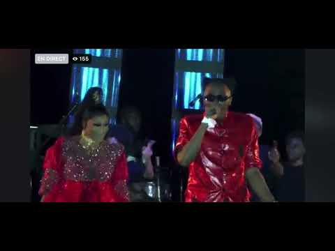 Ans-T Crazy embrasse Ibro gnamet en plein concert