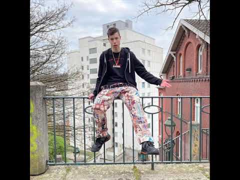 Fiji Luigi - Sonderzeichen ($0nd€rz€!ch€n) (Prod By Sav)