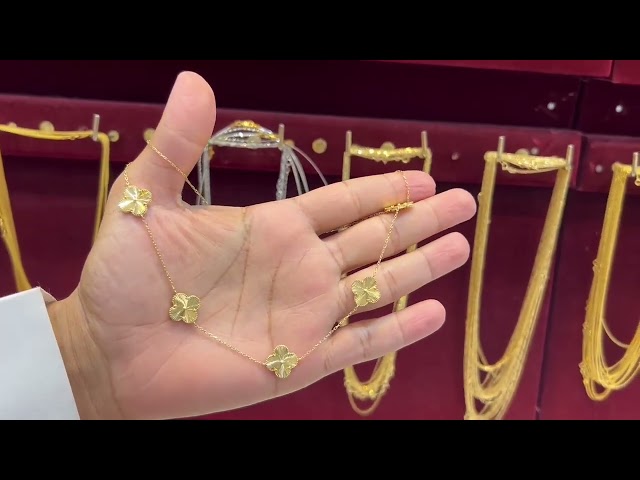 عقد تصميم عالمي ذهب عيار 18