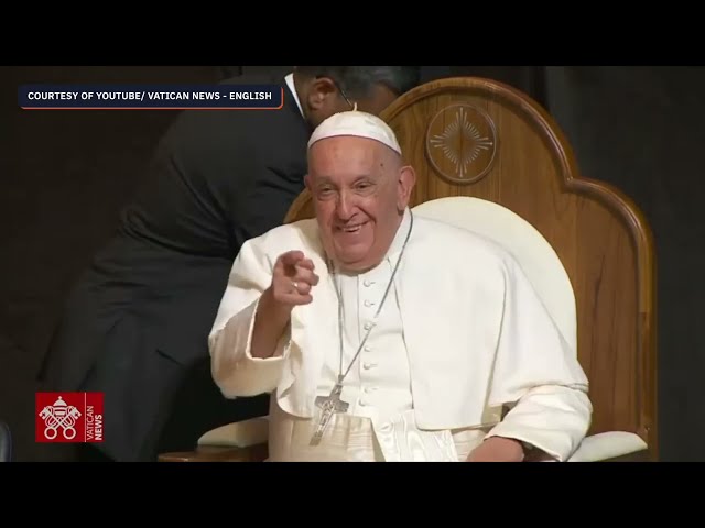 Tinatakan ng 'Pope without borders' ang pinakamahabang paglalakbay na may halik