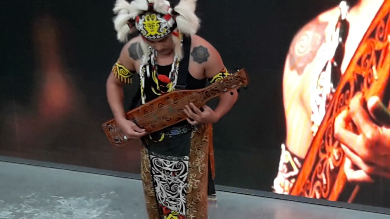 Traditional Guitar show at #malaysia #baristapekanbaru #expo2020dubai #dayak