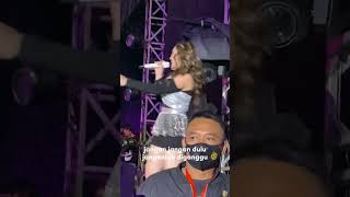 Download lagu Ayu Ting Ting - Ikan didalam kolam | live concert | lyrics mp3 Download lagu Ayu Ting Ting - Ikan didalam kolam | live concert | lyrics mp3