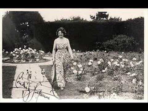 Conchita Supervía sings a lovely 