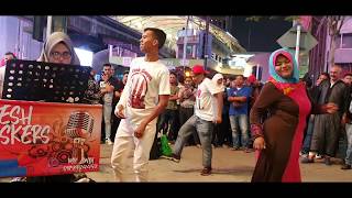 Download lagu Meriah bukit bintang nurul ajak penari joget bersama lagu goyang inul mp3 Download lagu Meriah bukit bintang nurul ajak penari joget bersama lagu goyang inul mp3