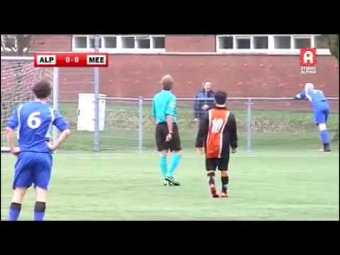 'Ballenjongen' AVV Alphen steelt de show!