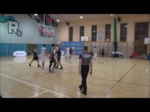 Basketball dance w wykonaniu Pawła Mowlika (Rycerze Rydzyna vs. Tarnovia Basket 6. kolejka, 20/21)