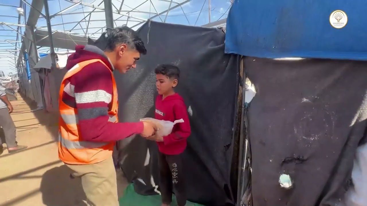 Bread Distribution (106) to the Displaced Families in Gaza