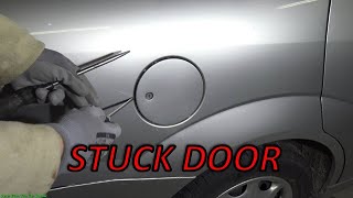 How to Open Stuck GAS tank door. EASY !