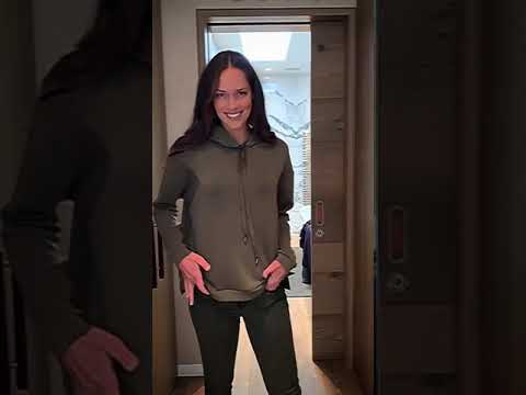 QuickClipsHQ - Anna Ivanovic Stylish Outfit Changes