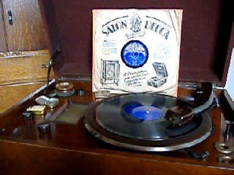 Roy Fox & His Band(at the Monseigneur Restaurant, London) play 'Cherie,c'est vous' 1931