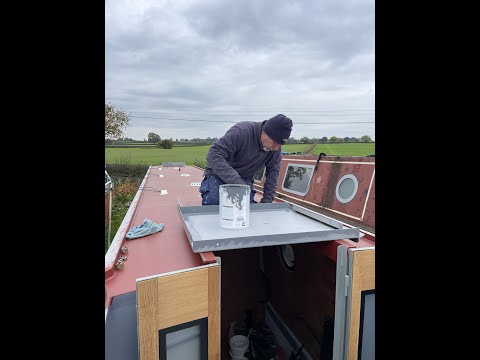 Narrowboat fit out Ep 73 More painting to protect before winter and we replace some pipework