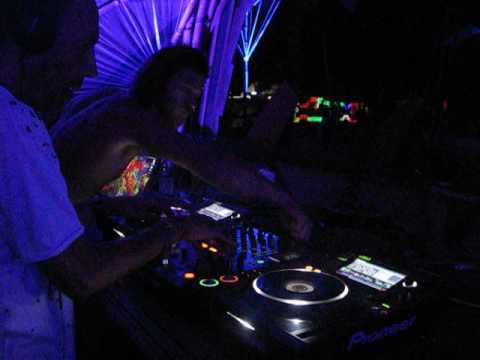 Paulo Lopes - Universo Parallelo 2015 303 Floor - part 2